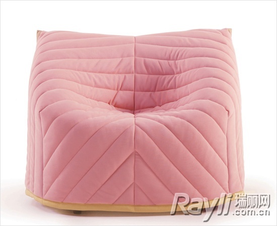 Sancal肉粉色坐墩式沙发