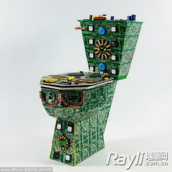 Steven Rodrig电子修理工设计的电路板马桶