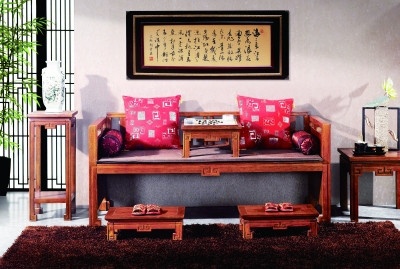 “新中式”家具：在传统中式家具基础上添加了现代时尚元素