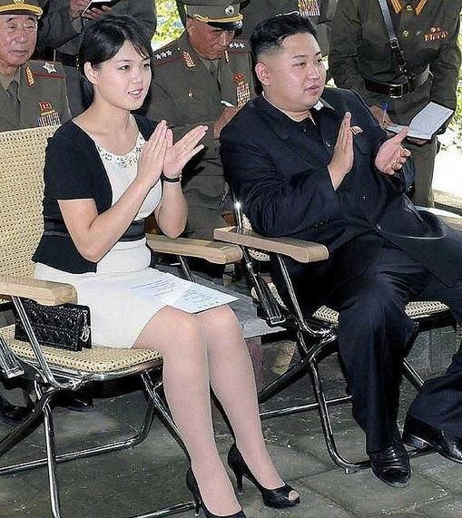 引领朝鲜时尚的家庭：金正恩李雪主私房照