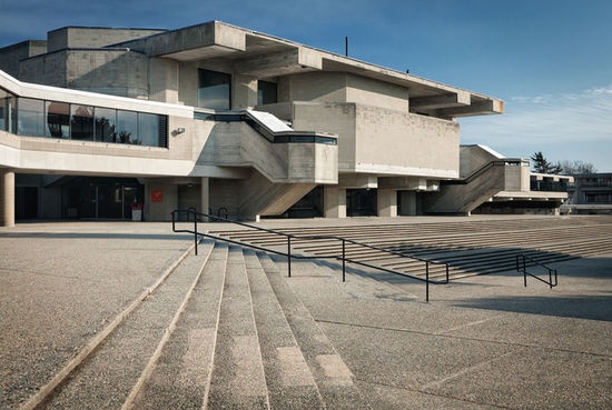 麻省大学达特茅斯分校/保罗·鲁道夫（paul rudolph）