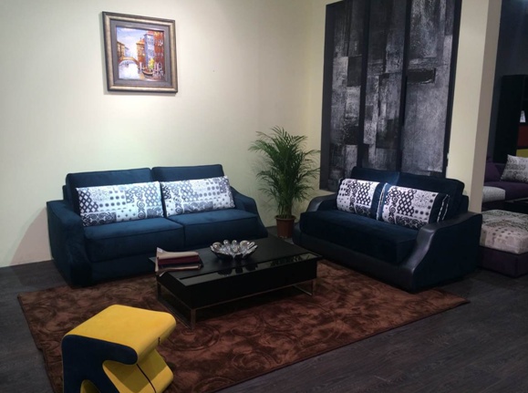 清馨淡雅风格的沙发搭配营造温馨舒适的家居氛围