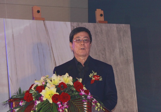 中国建筑装饰协会会长刘珝先生发表讲话。