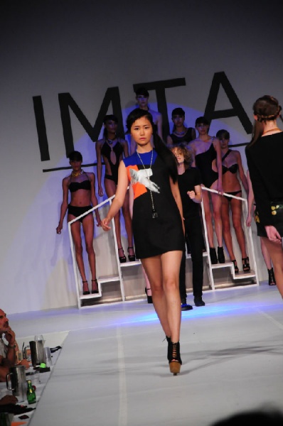 2013IMTA中国年度总冠军宗思彤在IMTA纽约时装发布现场