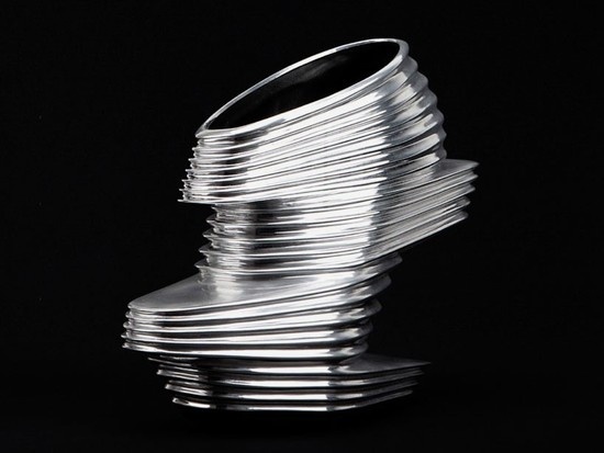 与女建筑师扎哈哈迪德谈谈她的设计方法——跨界鞋品发布