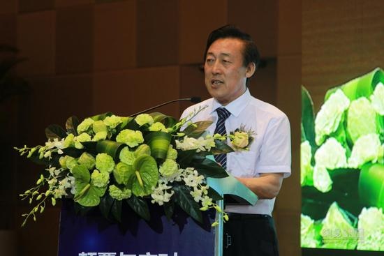 中国建筑装饰协会住宅装饰委员会秘书长张仁做行业报告
