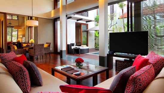 酒店别墅，舒适温馨的装饰，高档完善的家具设备。