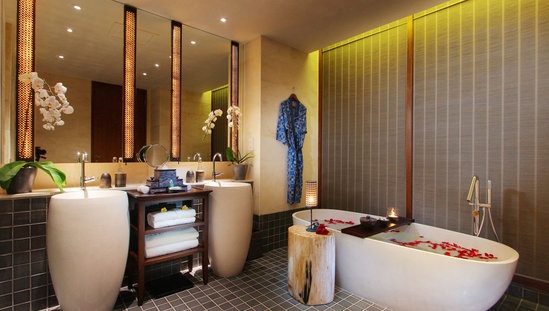 酒店浴室，装饰的极有情调，旨在为客打造每一个享受的细节。