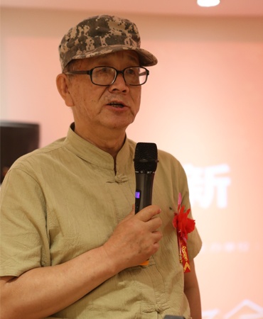 中国国防大学教授、著名军人收藏家黄宏