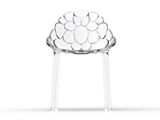 “cloud-io”椅子是各种元素的集合体，而不仅仅只是一种固体材料的应用