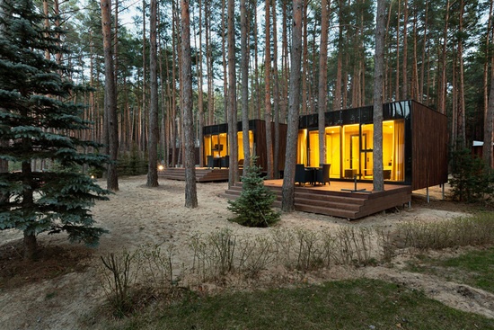 散落在乌克兰林间的木质旅馆