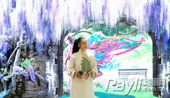 知名舞蹈艺术家杨丽萍女士在富安娜的2015秋冬“领秀”新品发布会现场