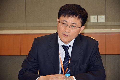 江苏卧牛山公司董事长兼总经理刘志荣先生发表演讲