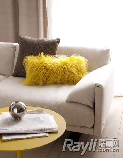 柠檬黄靠垫点睛沙发