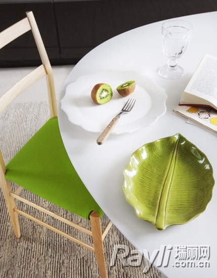 餐桌：绿色和白色是绝配