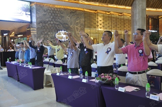 广东省户外家具行业协会会员代表高歌《牵手》