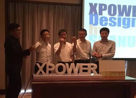 图为相舆科技CEO朱文廷、CMO张杰等人共同启动XPower系列产品发布仪式