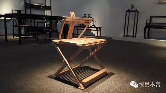 恒昙木言工作室中拍摄的“椅满风”