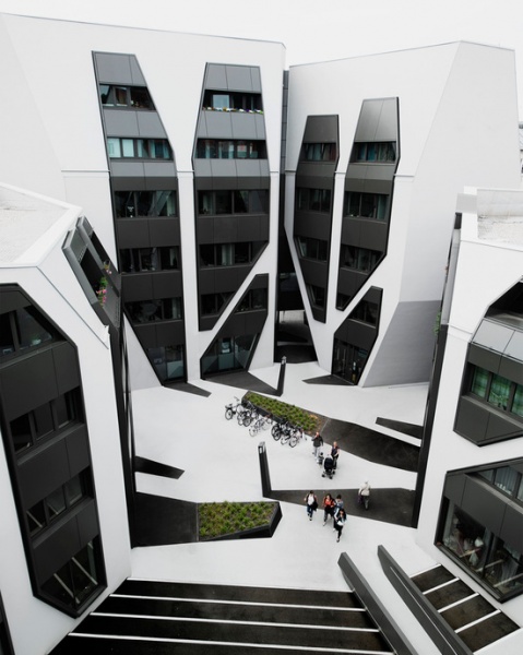 黑白之美——J·迈尔·h的建筑设计