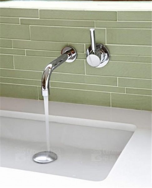 卫浴空间装饰讲解 精美瓷砖提升浴室气质