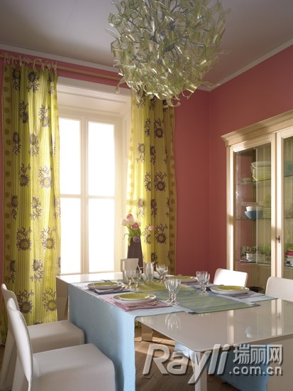桌布和窗帘是就餐区装饰的手段