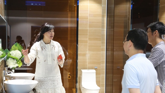 湖北省利川市委常委、副市长陈鹏一行参观新明珠