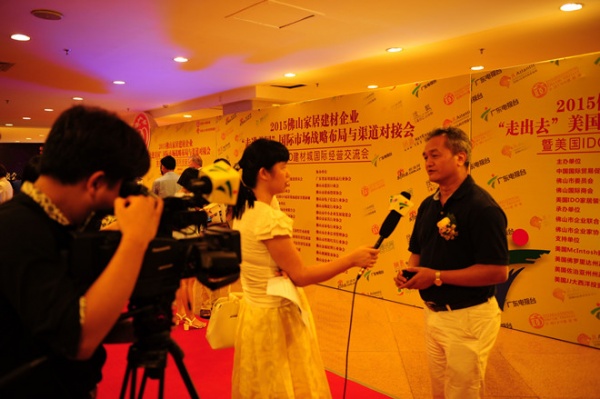 佛山市企业联合会常务理事副会长张柏成先生在接收媒体采访