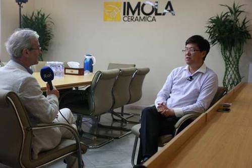 意大利国家广播电视台记者远赴中国采访筑巢投资集团董事长张有利先生