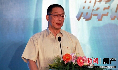 中国城市和小城镇改革发展中心主任李铁主旨演讲