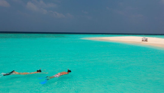 最近联合国教科文组织把Baa环礁列为世界自然遗产，附近海域物种丰富，生态环保，是马尔代夫顶级的浮潜/潜水胜地。