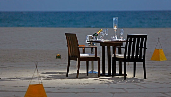 私人浪漫沙滩晚餐，浮现出一幅幅动人的画面