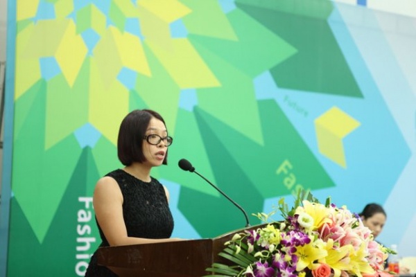 顺德龙江青年企业家协会会长单位代表、爱米高家具总经理 谭素珍