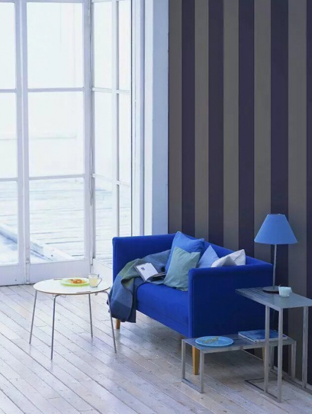 壁纸在颜色上怎么与家具和地板搭配