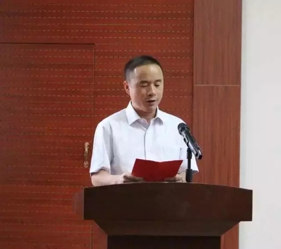 华耐家居集团副总裁高雪峰对本次捐赠活动致辞
