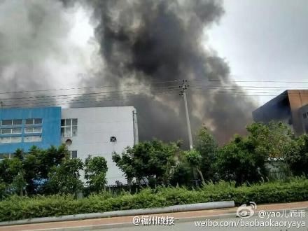 福州长乐上万平米家具厂昨日大火 烧了7小时