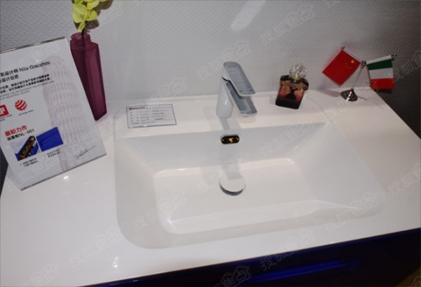 欧路莎BC-NL001-1000浴室柜的台盆设计