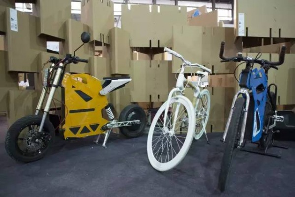 温文傑 P1（左一） 2KW（右） 何根祥+薛中 城市休闲自行车