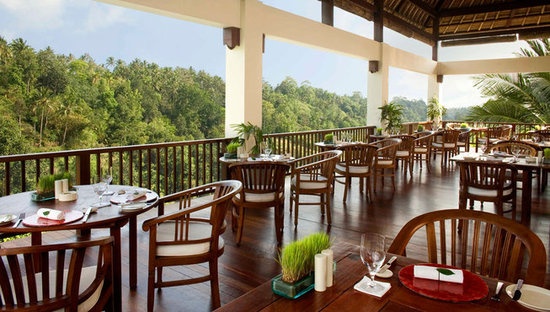 餐厅宁静淡雅的氛围可以让你心情愉快地品尝这里的健康美食。