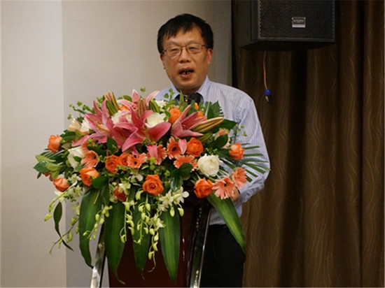 中国建筑卫生陶瓷协会副秘书长尹虹博士致辞