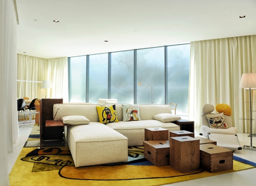 菲利普.斯塔克2013年设计的沙发My Word(我的世界），由意大利顶级现代家具品牌Cassina生产。