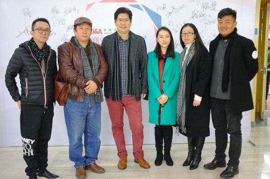 姜峰先生与武汉设计联盟学会领导合影