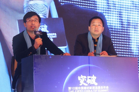 观察员-左石家庄美尚海尔董事长吴峰松（左）、管理专家绿尖科技董事长王建靖博士