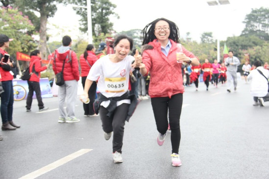新明珠团队亮相首届中国陶瓷行业马拉松比赛