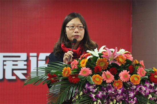 河北省家具协会秘书长杨玲女士致辞