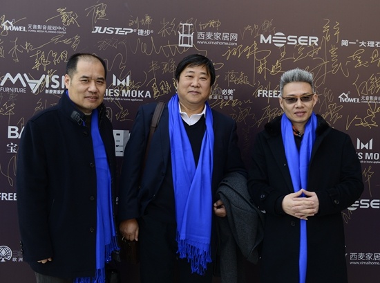 左起：张月先生、彭军先生、洪忠轩先生接受媒体采访