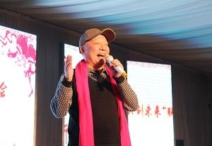 中国人民解放军总政治部男高音歌唱家、国家一级演员刘培斋激情歌唱