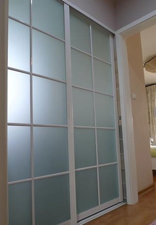 钢化玻璃门的安装方法