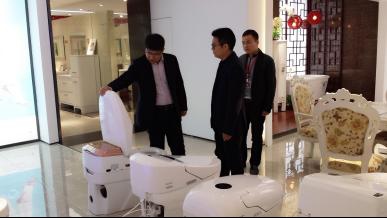 中国建材市场协会领导嘉宾参观金牌卫浴展厅