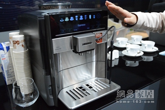 西门子家电搭载“家居互联”平台的咖啡机