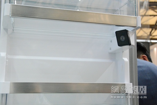 西门子智拍冰箱搭载了内置摄像头